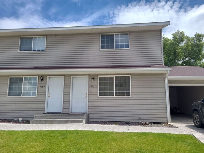 Primary Photo - 1309-1311 Shaker Pl