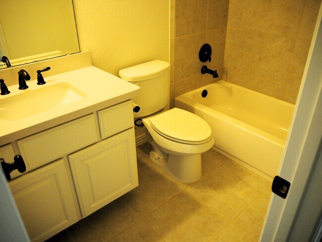 Building Photo - 2007 Greenvine Cir