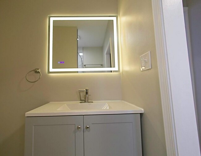 Building Photo - 1961 N Croskey St