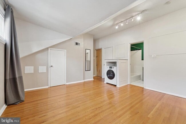 Building Photo - 1029 Spruce St