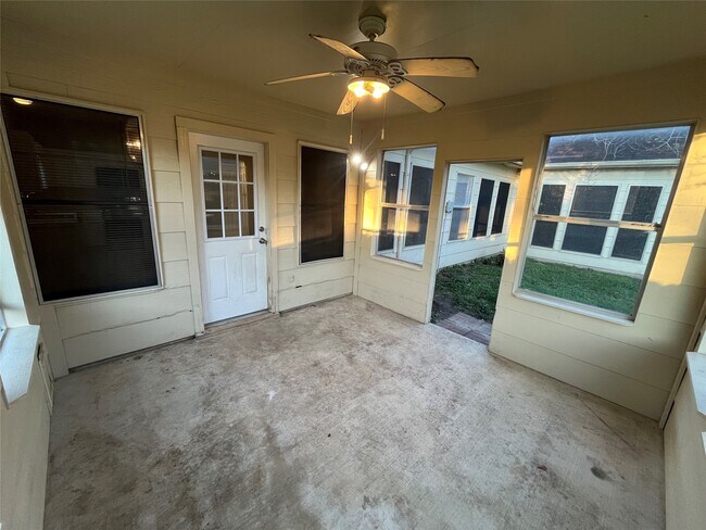 Building Photo - 16027 Silver Valley Dr