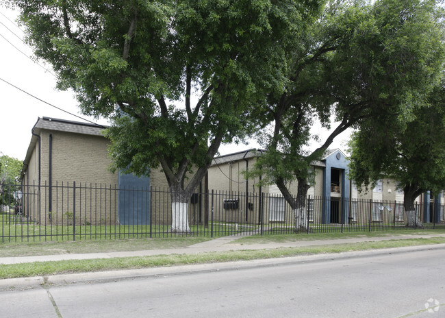 Building Photo - Pecan Place Apartments