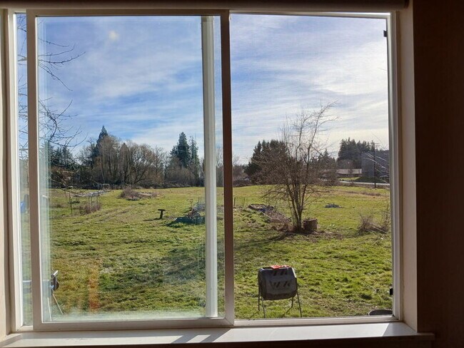 Building Photo - 19105 NE 112th Ave