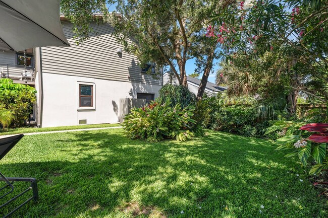 Building Photo - 430 Arricola Ave