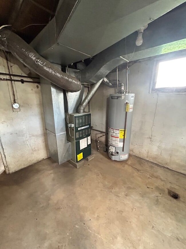 Building Photo - Charming Cape