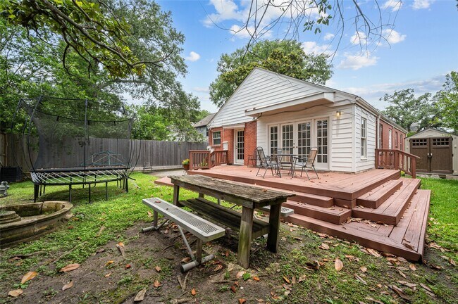 Building Photo - 2311 Addison Rd