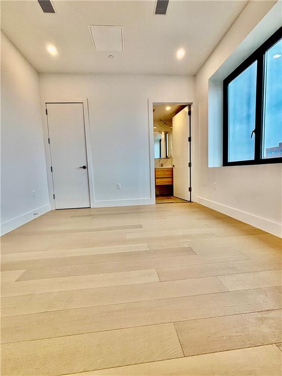 Building Photo - 816 58th St