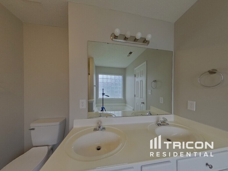 Building Photo - 3908 Chatterleigh Dr