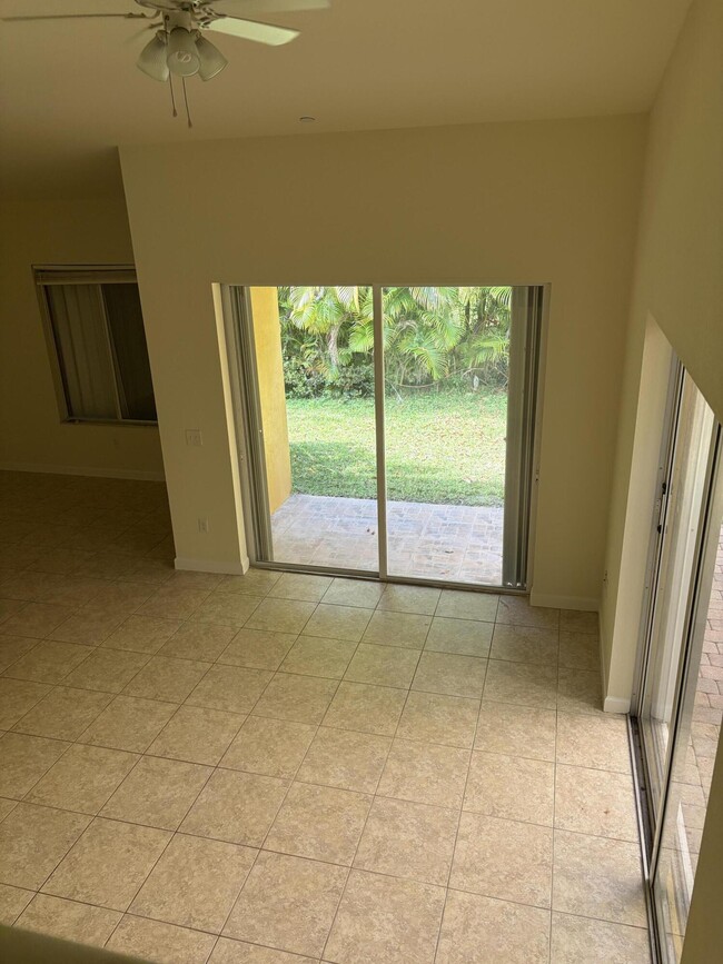 Building Photo - 4171 Gulfstream Rd