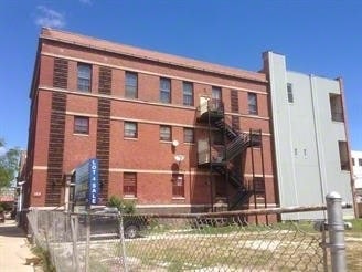 Building Photo - 1513 N Western Ave