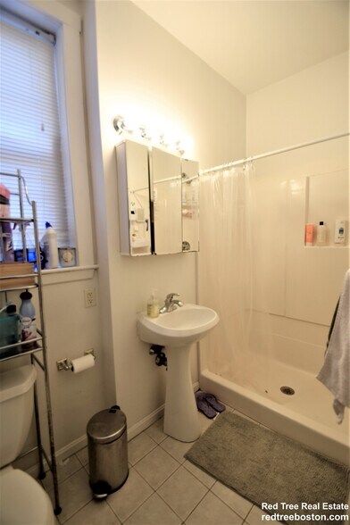 Building Photo - 81 Gibbs St