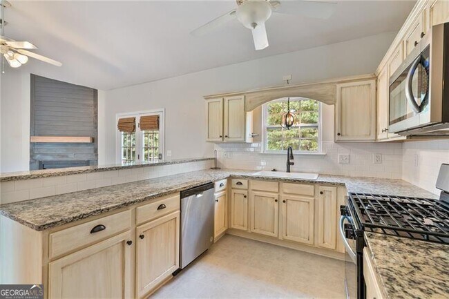 Building Photo - 14 Bryan Springs Rd SW