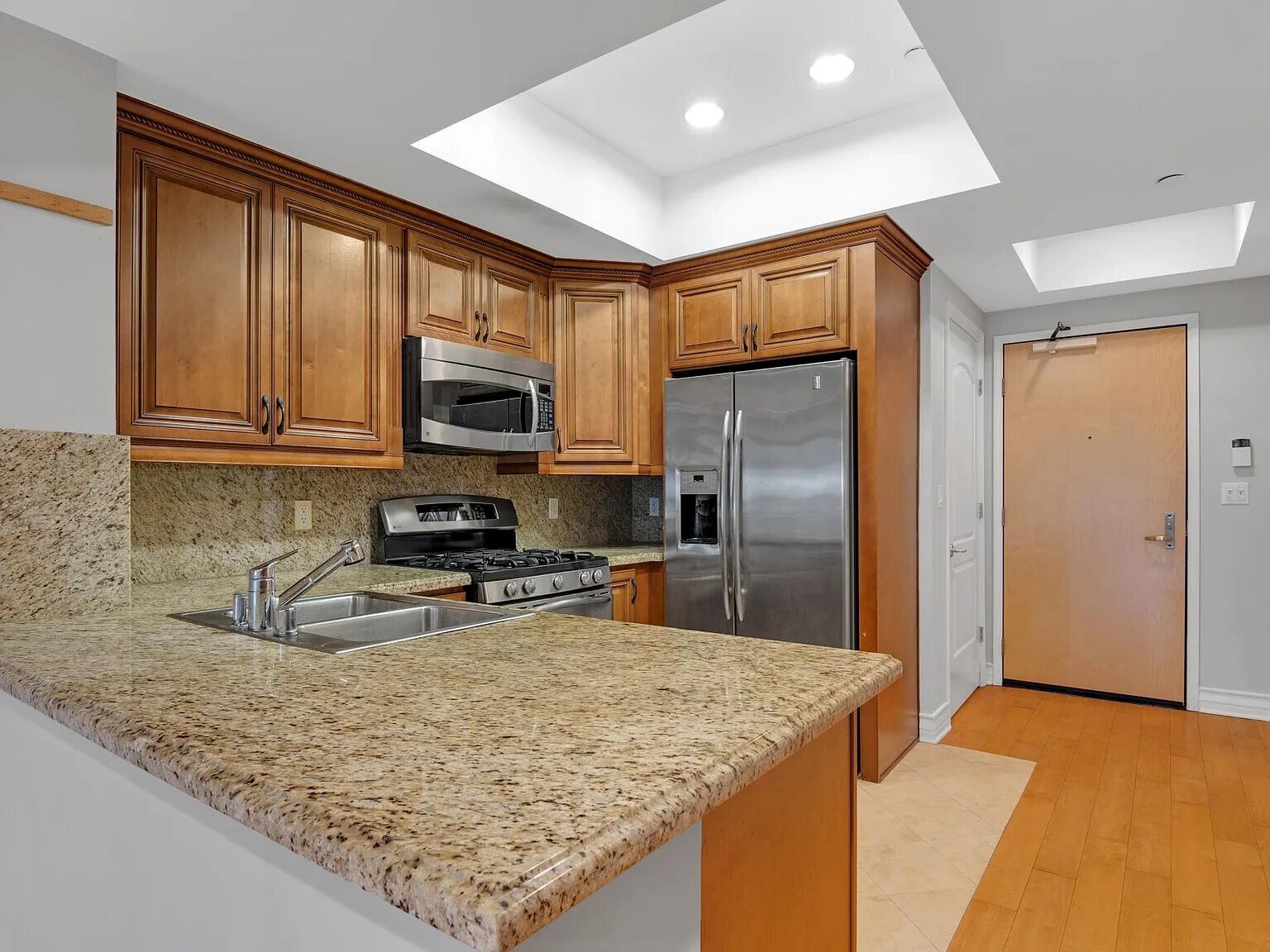 Building Photo - 1530 S Centinela Ave