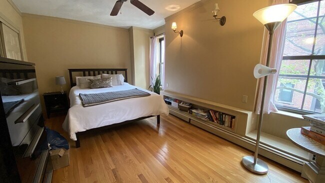 Building Photo - 608 Tremont St