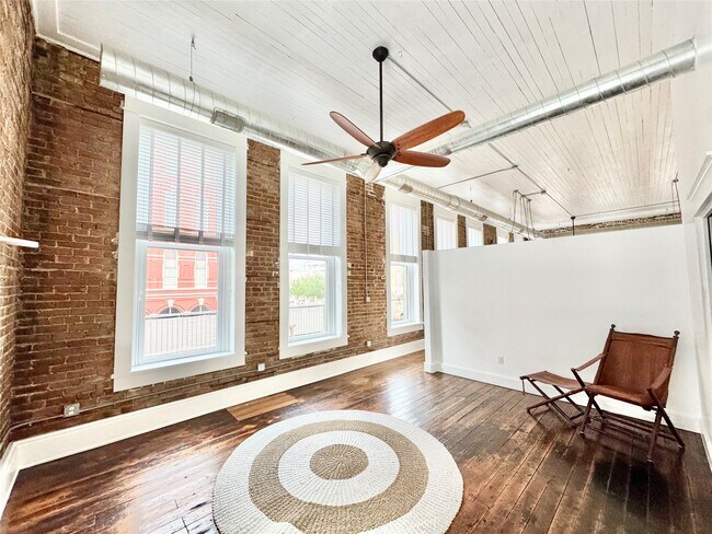 Building Photo - 219 22nd St