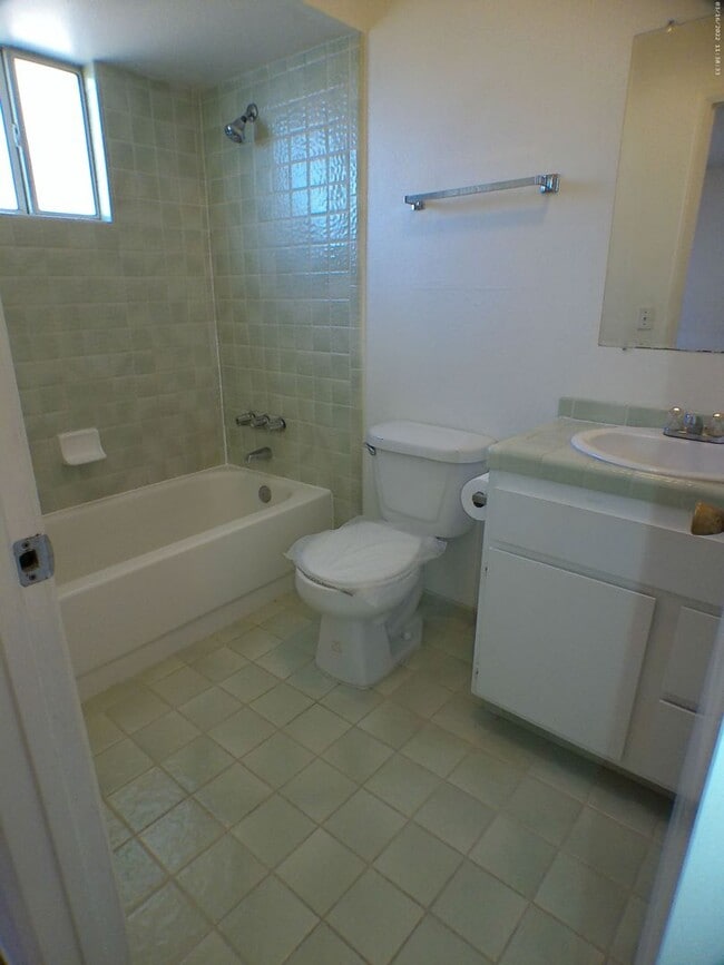 Building Photo - **Coming soon** Welcome to your new home 3 bd 2 bth