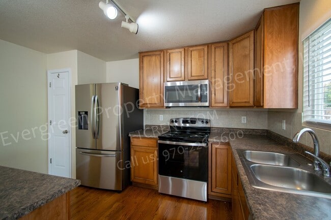 Building Photo - 2214 Bow Side Dr