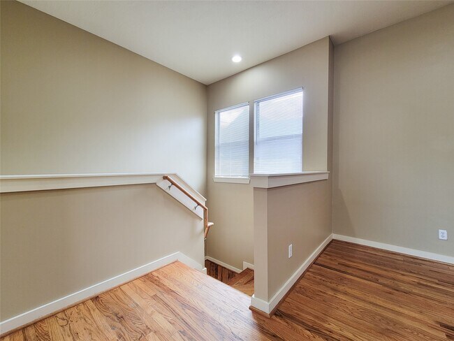 Building Photo - 1124 Patterson St