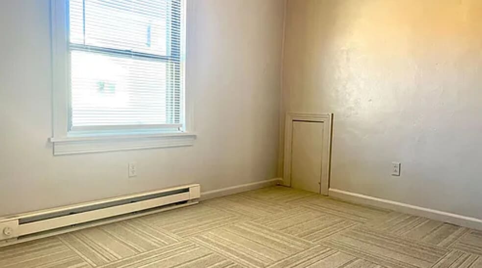 Bed 2 - 420 Taylor St