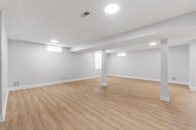 Building Photo - 1570 Green Cook Rd