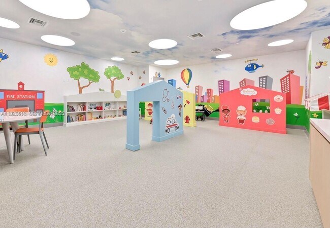 Building Photo - 5350 NW 84th Ave