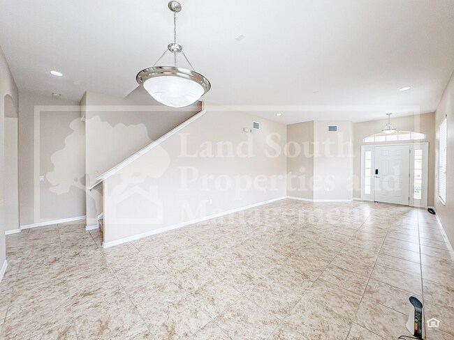 Building Photo - 1762 Altavista Cir