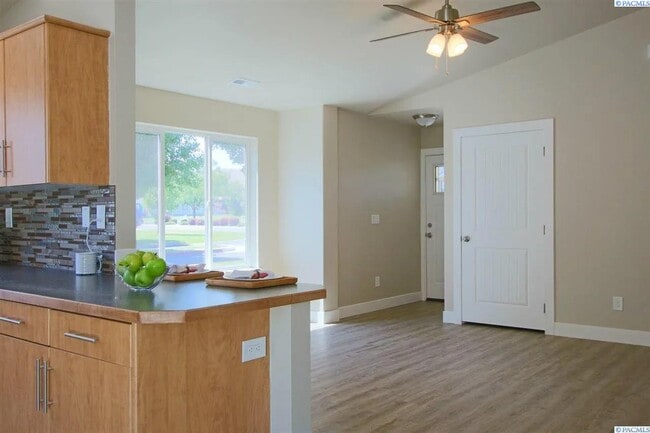 Building Photo - 1580 Brittlebush Ln