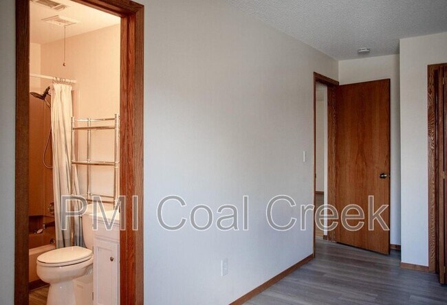 Building Photo - 2902 Shadow Creek Dr