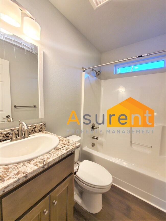 Building Photo - 610 N Main St