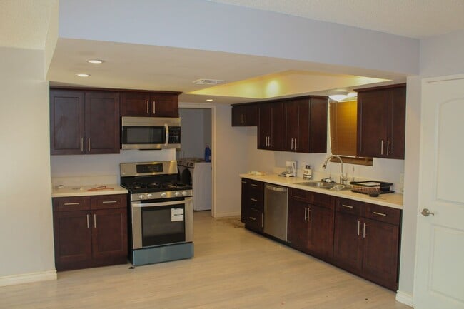 Building Photo - Home Sweet Home!!!