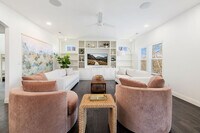 Building Photo - 802 NW D St