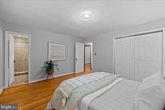 Building Photo - 3035 Hazelton St