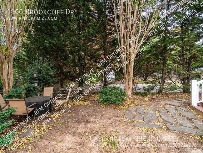 Building Photo - 1900 Brookcliff Dr