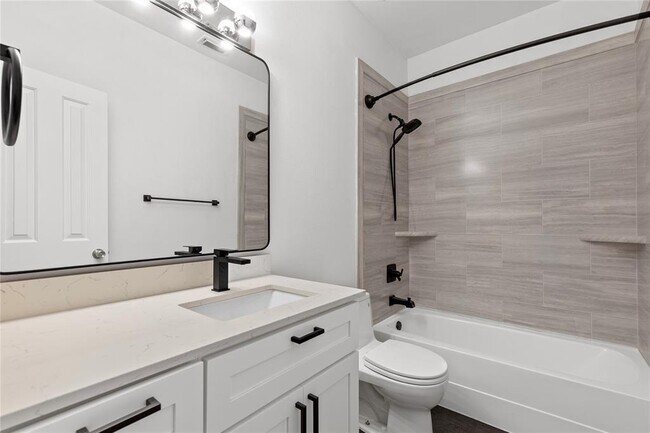 Building Photo - 5124 Scottish Thistle Dr