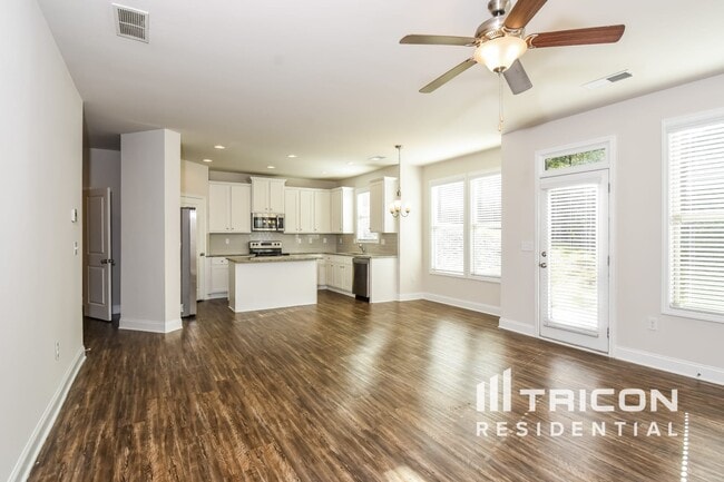 Building Photo - 730 Ireland Ln