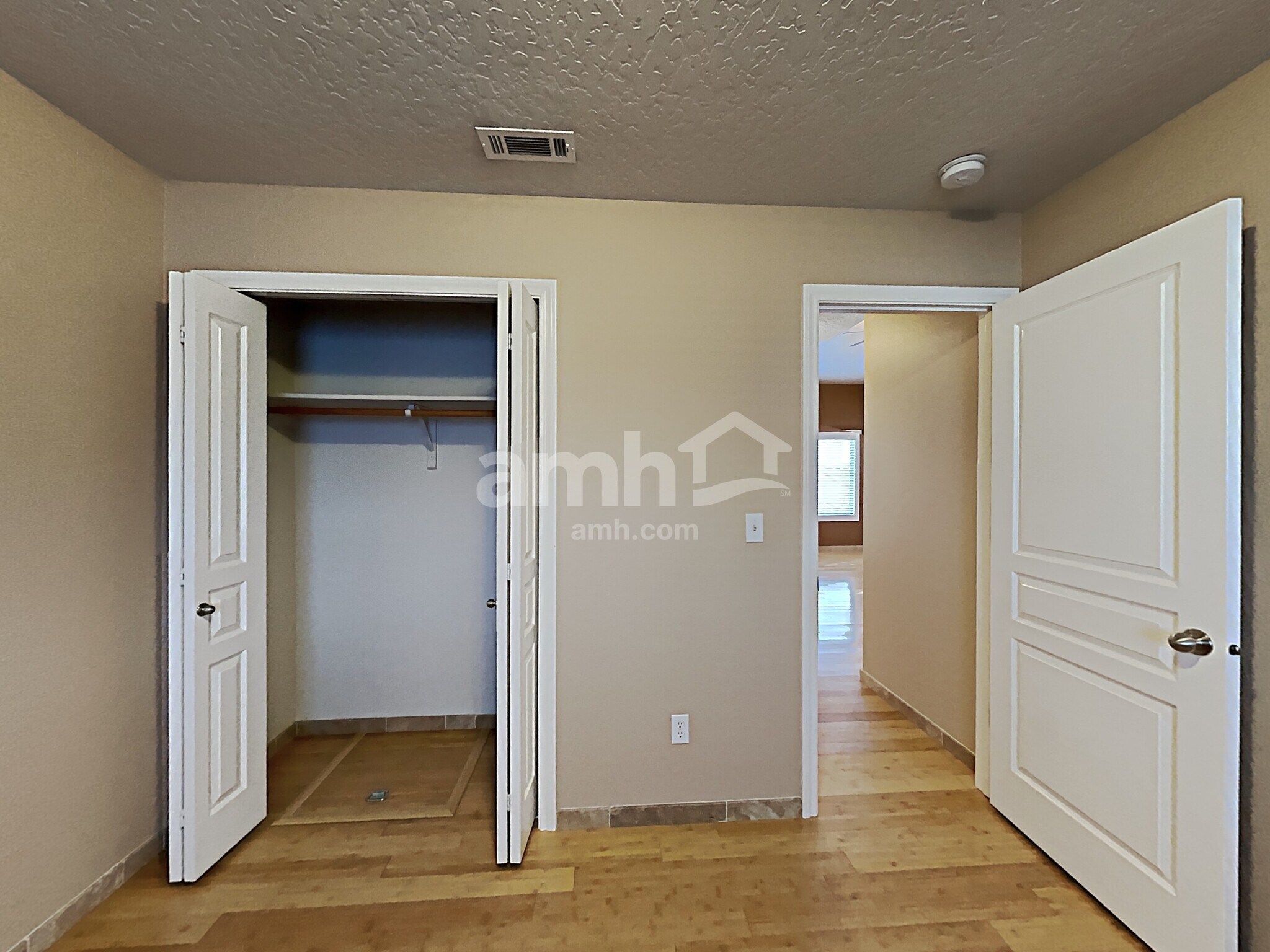 Building Photo - 11115 W Rose Lake St