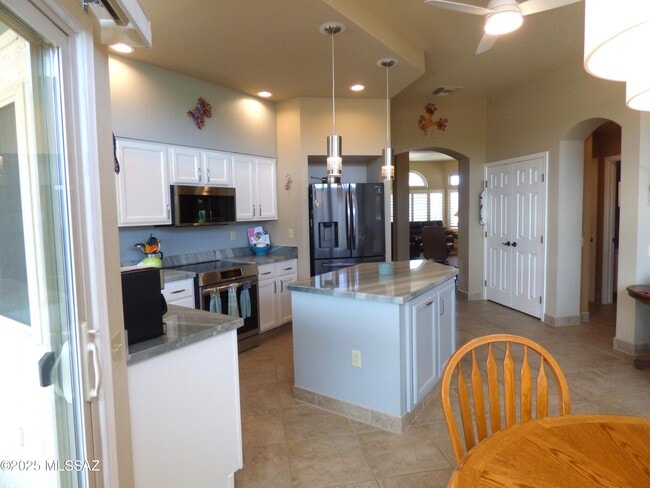 Building Photo - 14274 N Trade Winds Way
