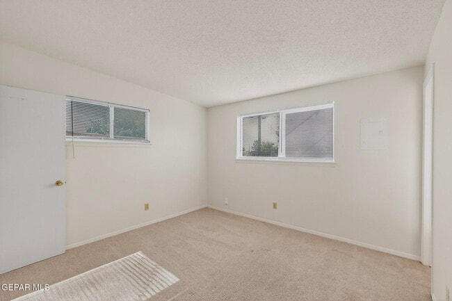 Building Photo - 10370 Kellogg St