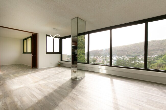 Building Photo - 250 Kawaihae St