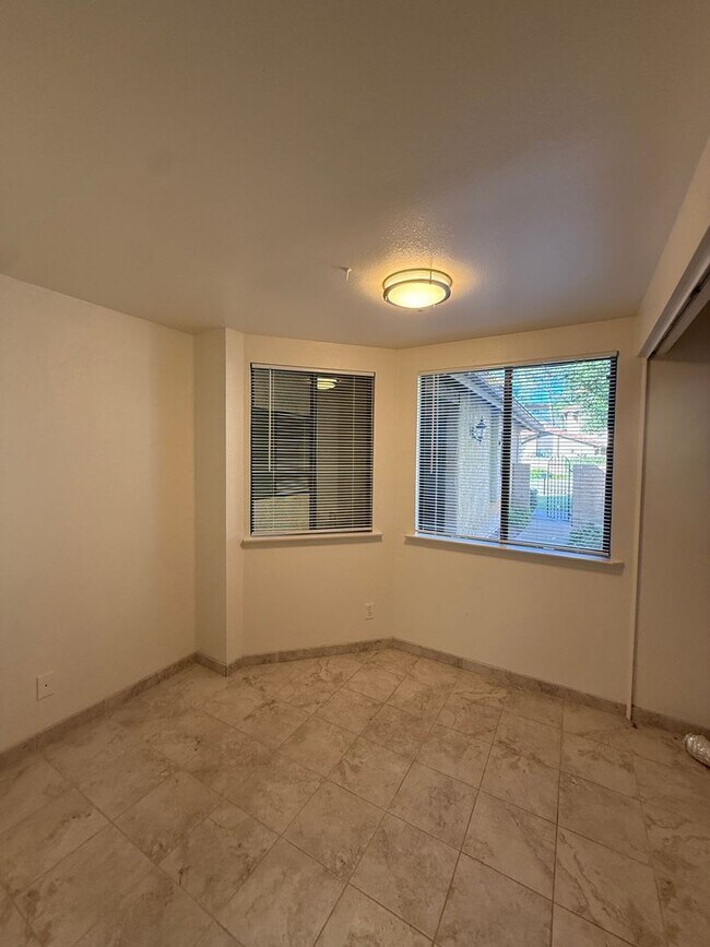 Building Photo - Orcutt Single Story Condo in The Gated Community of Creekridge Villas