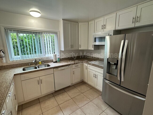 Building Photo - 4859 Campanile Dr