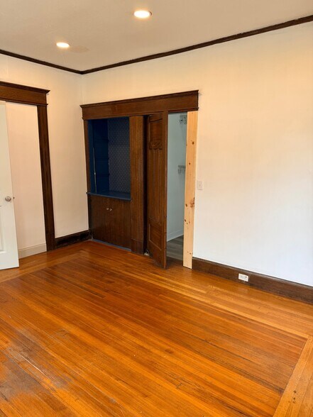 Building Photo - 62 Firglade Ave