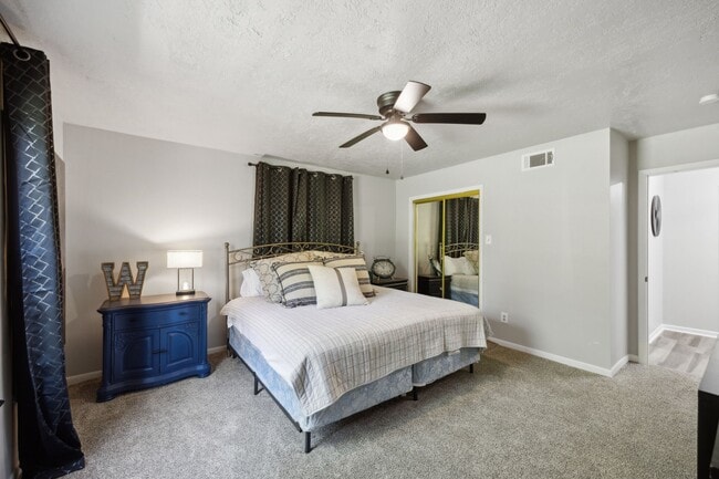 Building Photo - 10 Boat Launch Rd