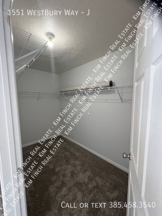 Building Photo - 1551 Westbury Way