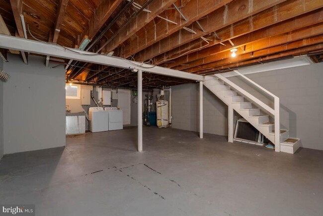 Building Photo - 2475 Fairway