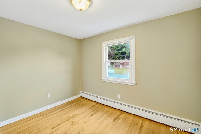 Building Photo - 71 Devonwood Dr