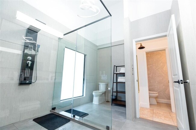 Building Photo - 222 N Tradewinds Ave