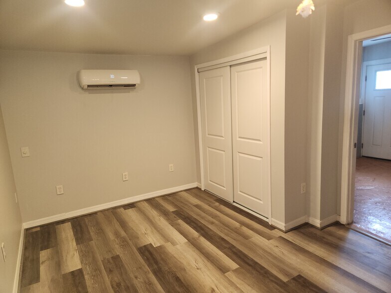 Building Photo - 13406 Boca Ciega Ave