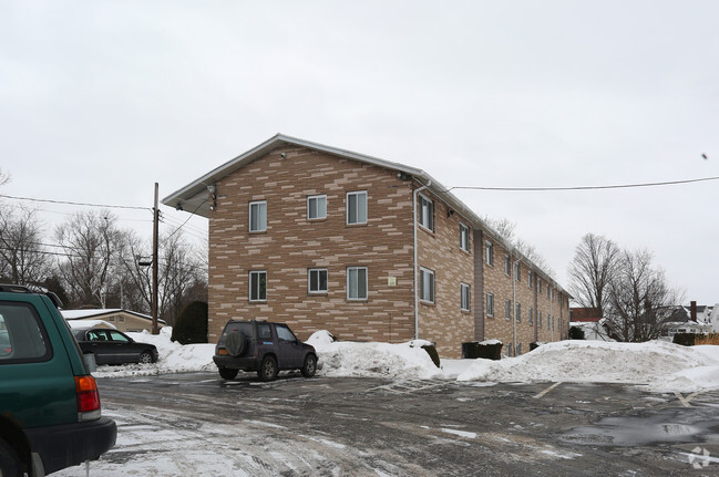 Building Photo - Holland House Apartments