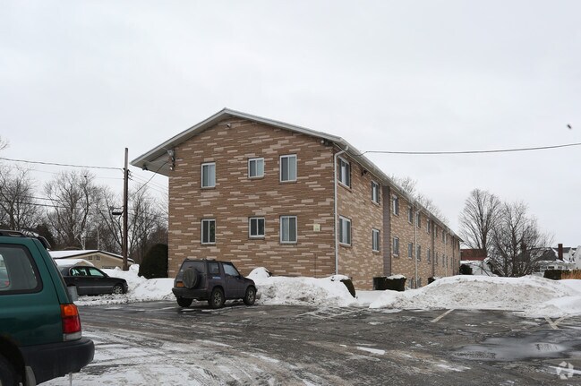 Building Photo - Holland House Apts.